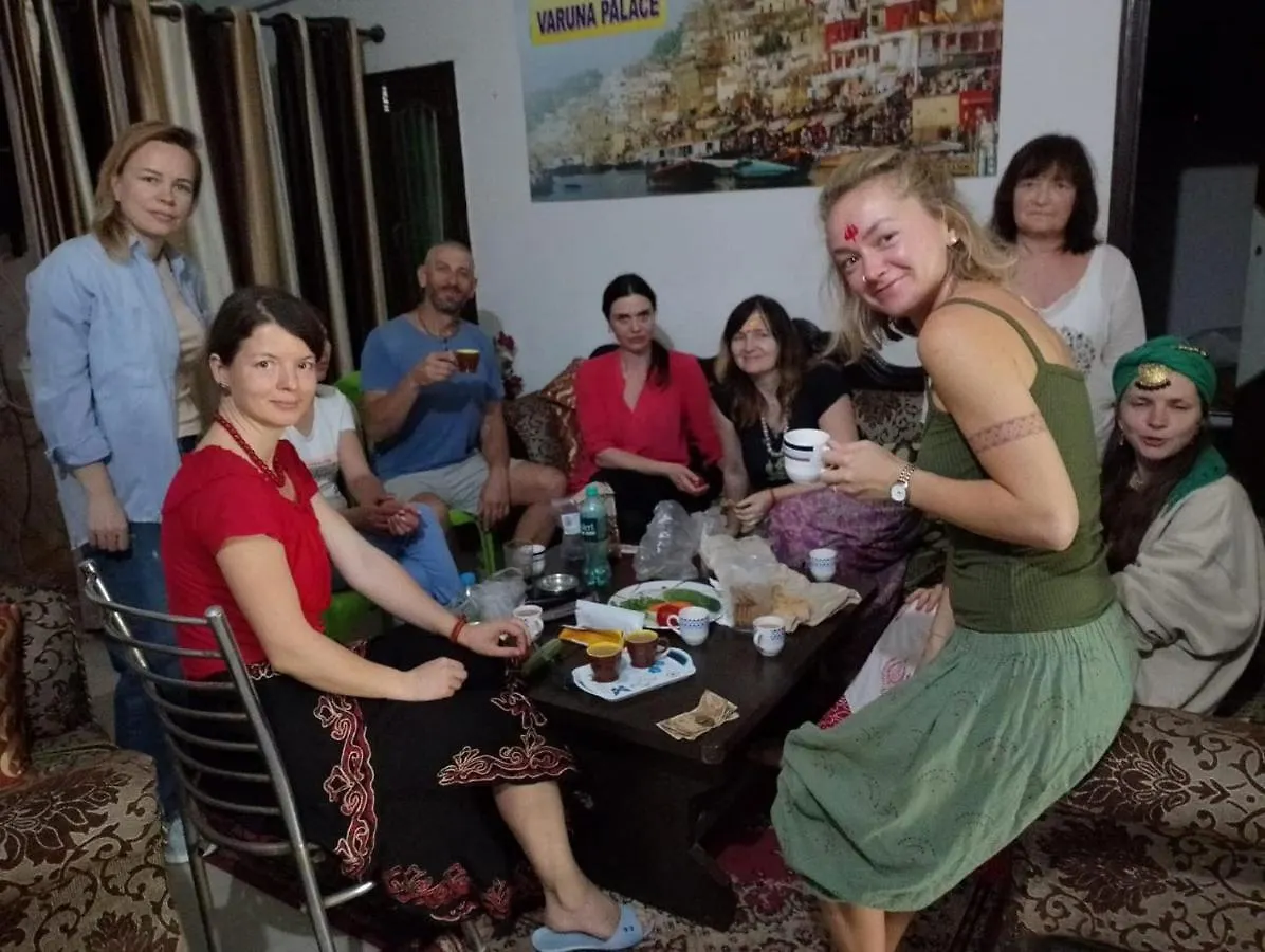 Homestay Varuna Palace-Fully Vaccinated Staff Varanasi India